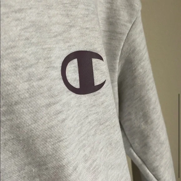 Champion Crewneck - Picture 5 of 7